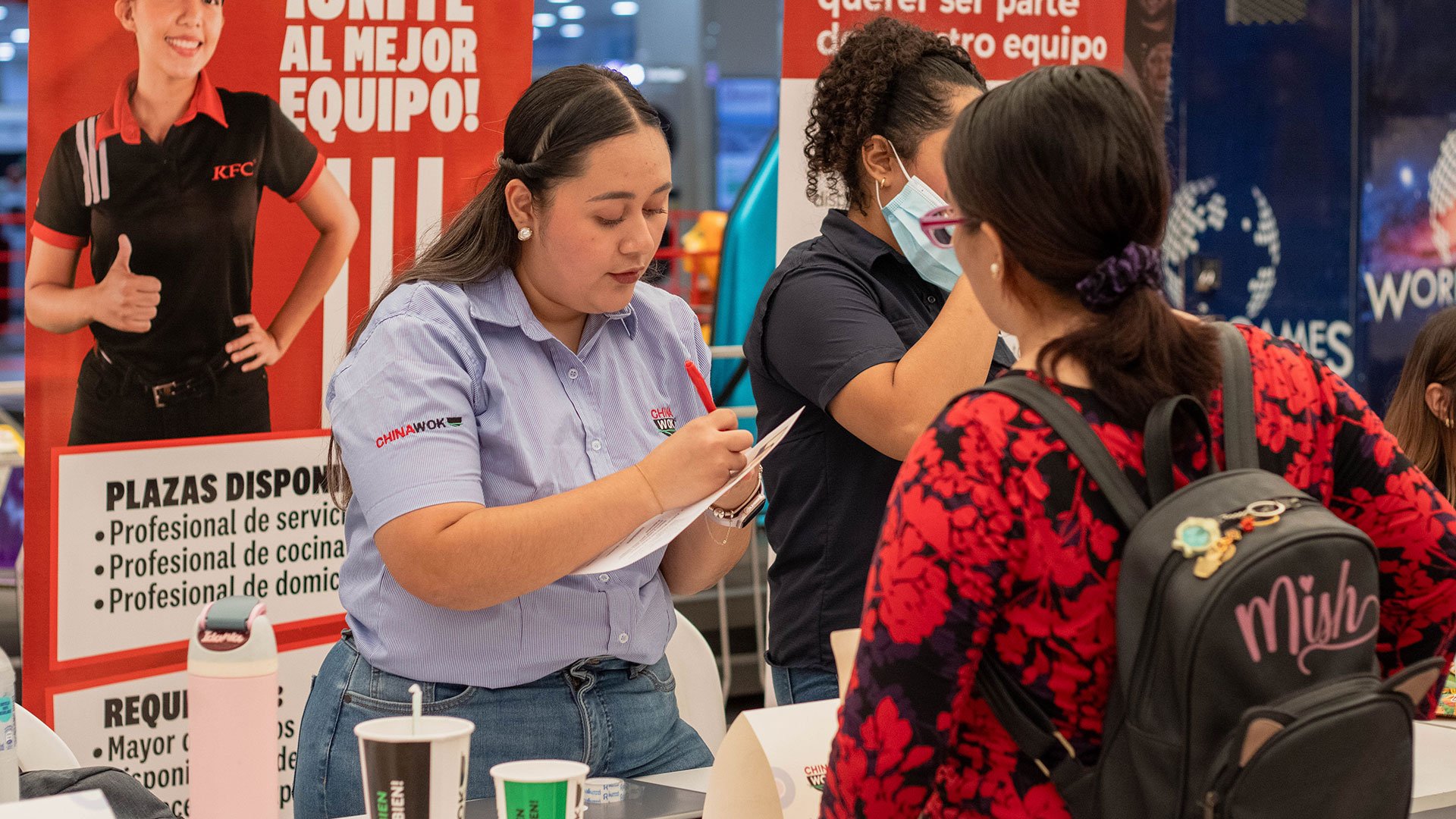 Feria de empleo plaza mundo soyapango