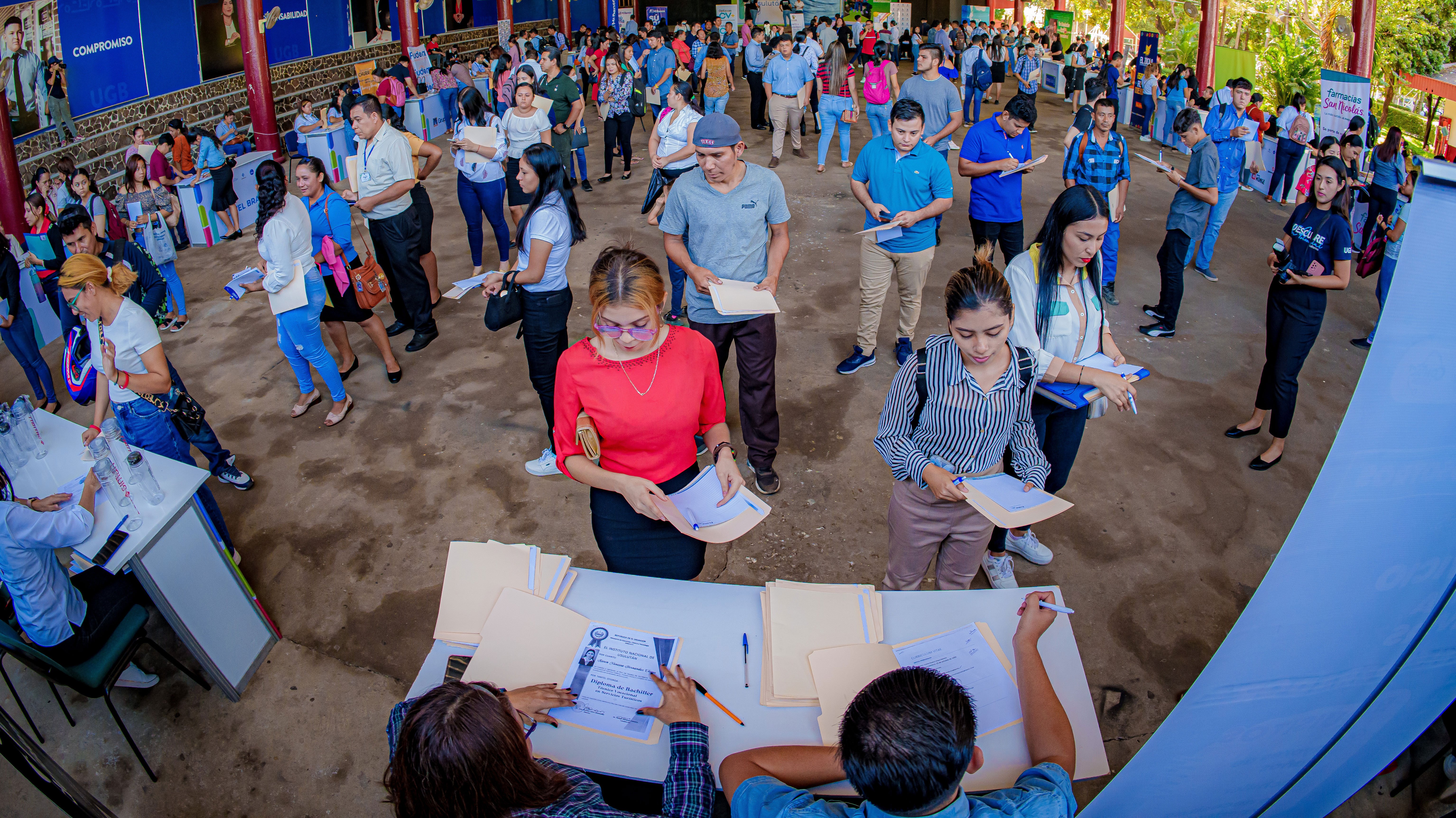 Feria de empleo usulután