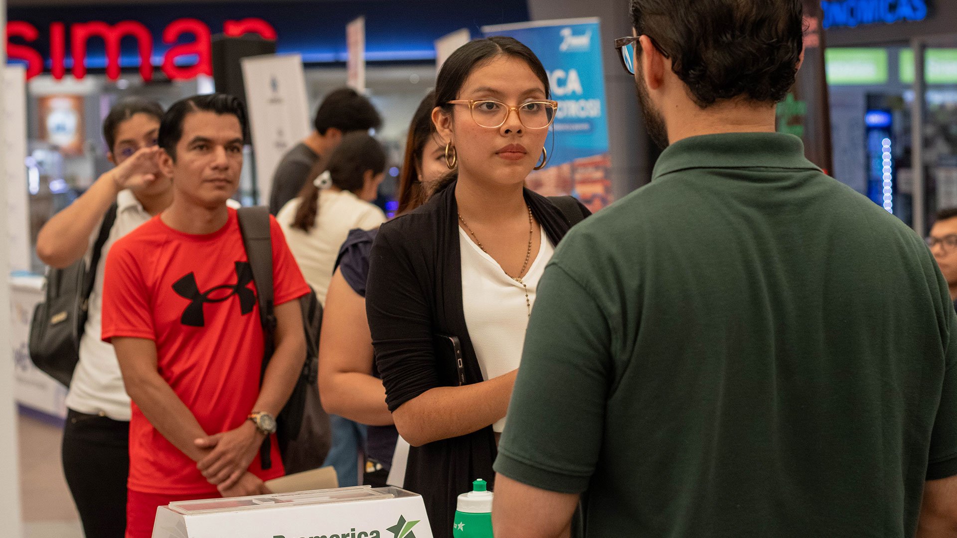Feria de empleo plaza mundo soyapango